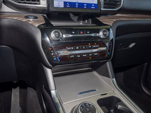 Used 2022 Ford Explorer Limited w/ Equipment Group 301A image 15