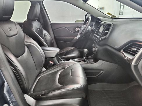 Certified 2021 Jeep Cherokee Latitude Lux w/ Comfort/Convenience Group FWD image 35