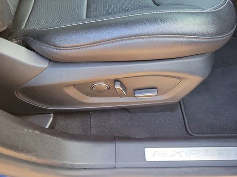 Used 2020 Ford Explorer Limited w/ Class III Trailer Tow Package image 38