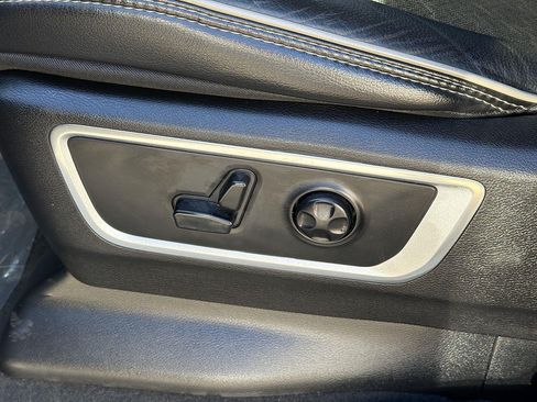 Used 2019 RAM 1500 Laramie RWD image 33