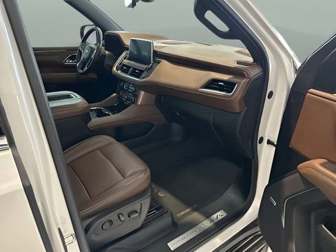 Used 2021 Chevrolet Suburban High Country image 22