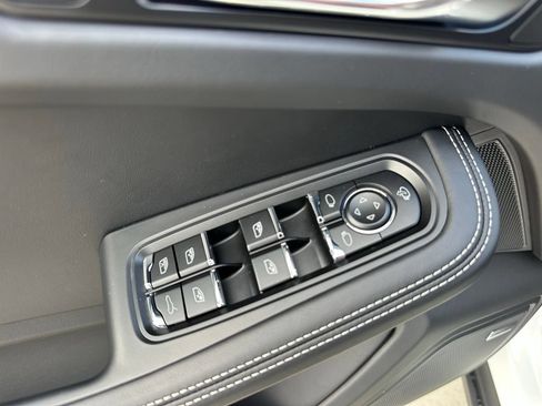 Used 2026 Porsche Macan S AWD/4WD image 22