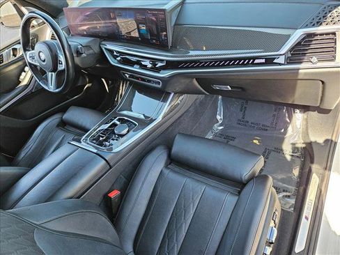 Used 2023 BMW X7 M60i image 22