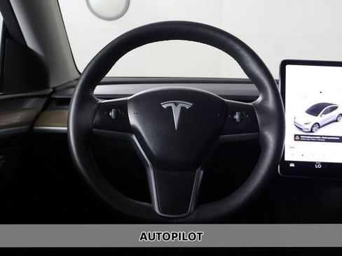 Used 2023 Tesla Model Y Long Range AWD/4WD image 3