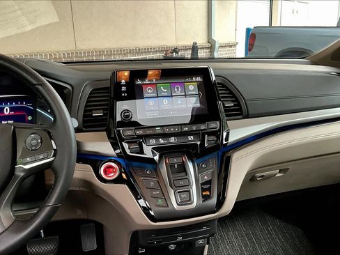 Certified 2023 Honda Odyssey Touring image 7