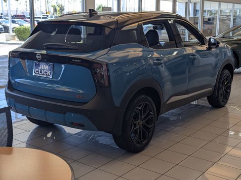 New 2026 Nissan Kicks SR w/ Interior Electronics Package FWD image 2