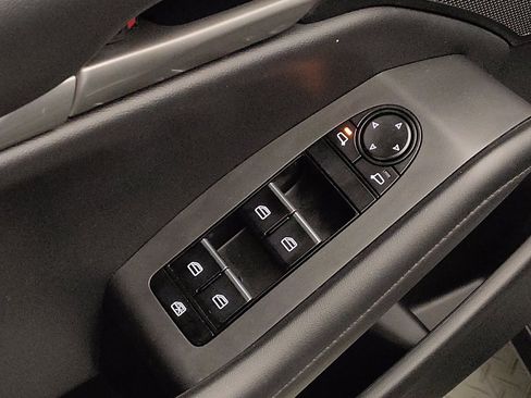 Used 2021 MAZDA MAZDA3 s image 27