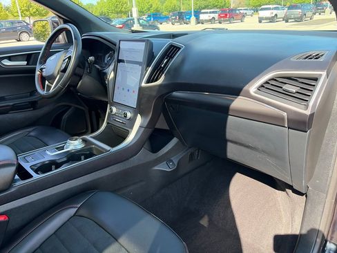 Used 2024 Ford Edge ST-Line w/ Cargo Accessory Package AWD/4WD image 10