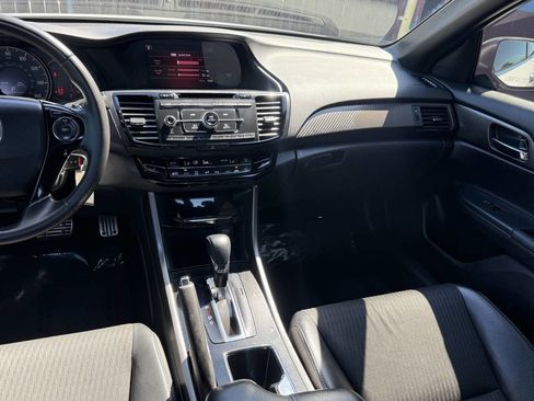 Used 2017 Honda Accord Sport image 6