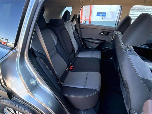 Used 2023 Nissan Rogue SV image 15