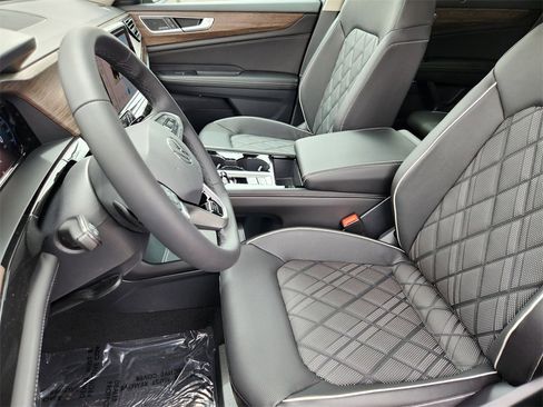 New 2025 Volkswagen Atlas SEL Premium R-Line image 5