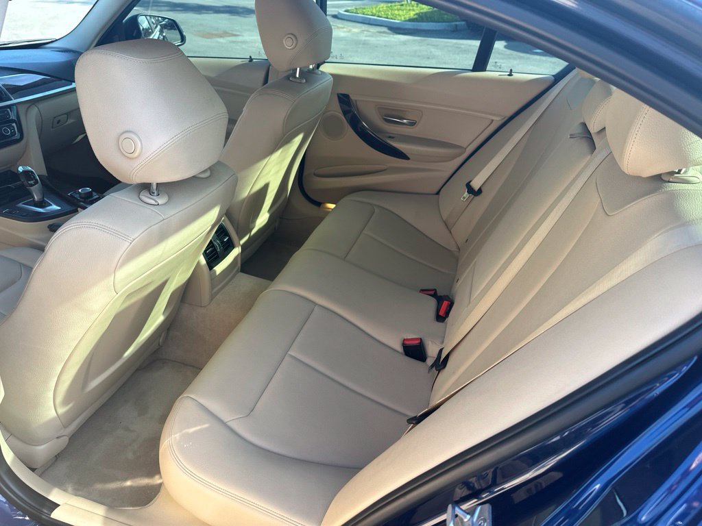 Used 2016 BMW 320i Sedan RWD image 11