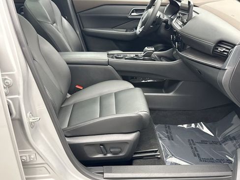 Used 2021 Nissan Rogue SL w/ Premium Package AWD/4WD image 17