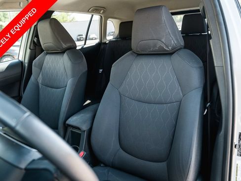 Certified 2024 Toyota Corolla Cross LE FWD image 24