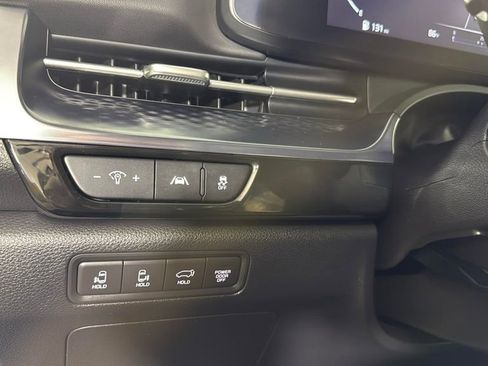 Used 2024 Kia Carnival SX Prestige image 22