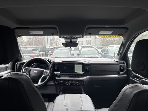 Used 2025 Chevrolet Silverado 3500 LTZ w/ LTZ Premium Package image 27