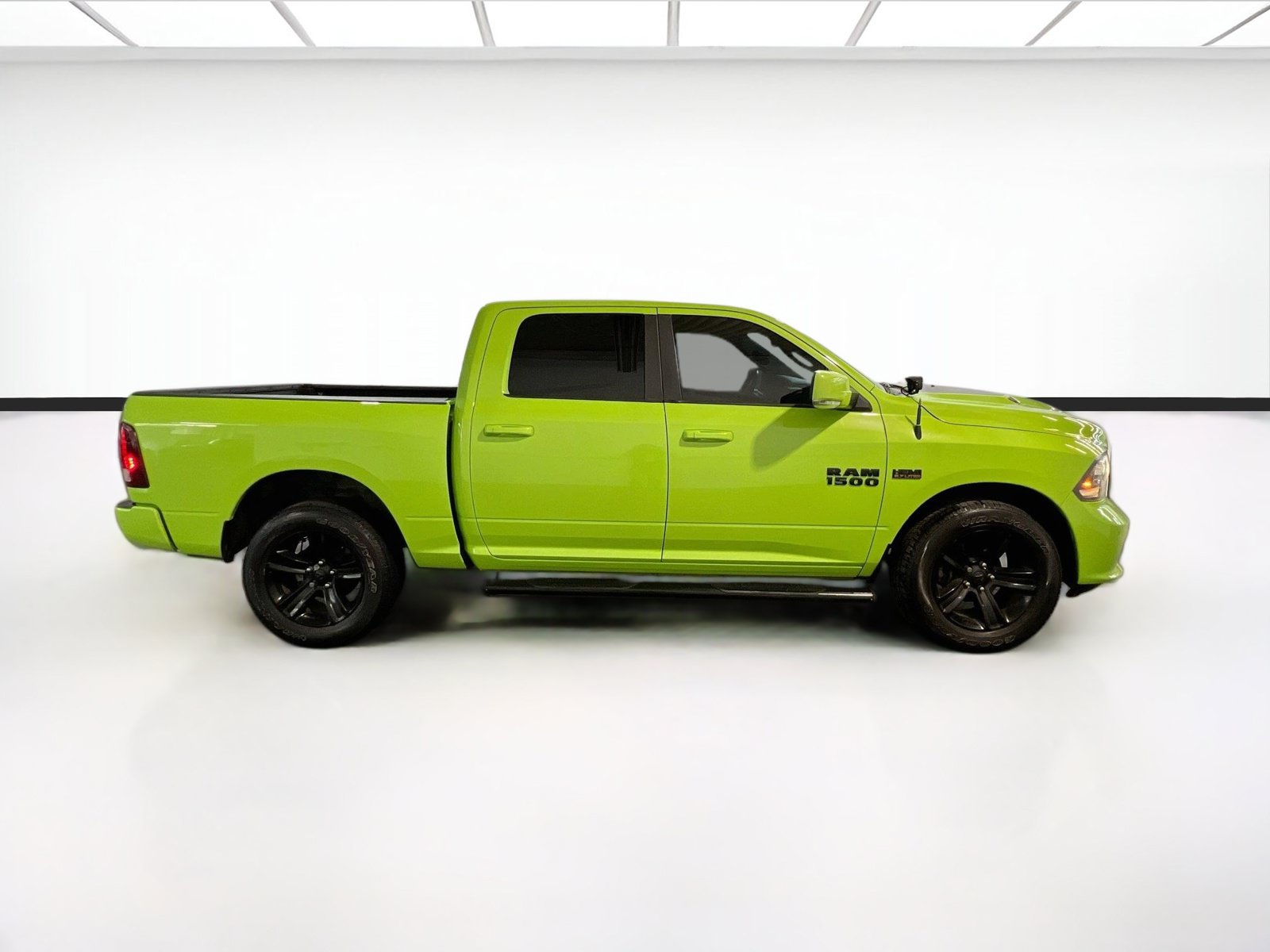 Used 2017 RAM 1500 Sport w/ Sublime Green Sport Package AWD/4WD image 25