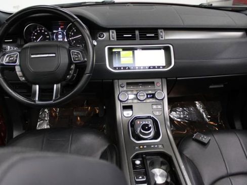 Used 2018 Land Rover Range Rover Evoque SE Dynamic image 2