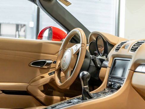 Used 2013 Porsche Boxster RWD image 24