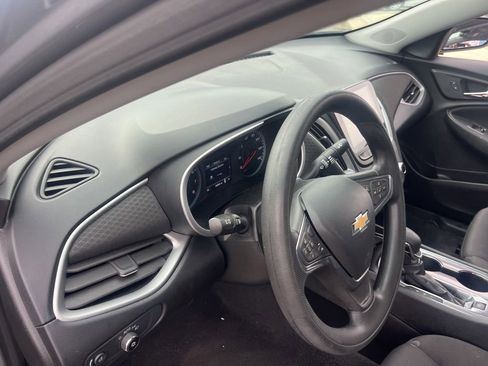 Used 2024 Chevrolet Malibu LT FWD image 9