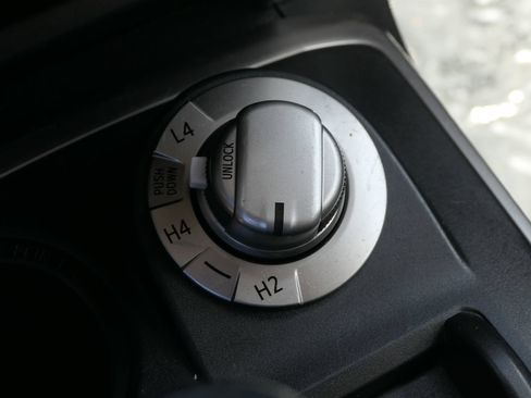 Used 2022 Toyota 4Runner SR5 Premium AWD/4WD image 19
