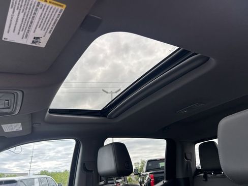 Used 2019 Chevrolet Silverado 1500 LT Trail Boss AWD/4WD image 15