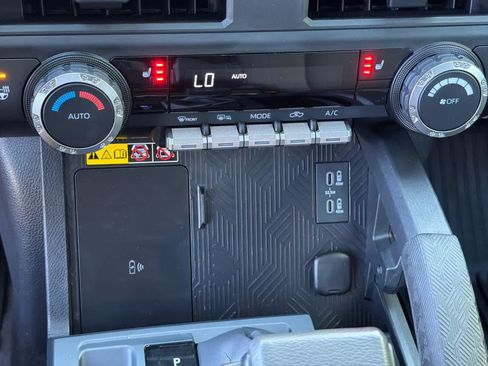 Used 2024 Toyota Tacoma TRD Off-Road w/ TRD Off Road Upgrade Package AWD/4WD image 21