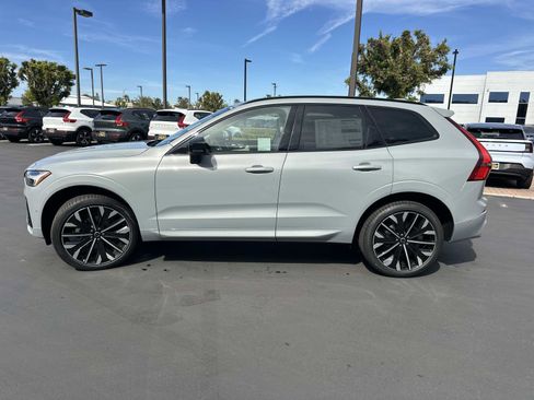 New 2026 Volvo XC60 B5 Ultra w/ Climate Package image 4