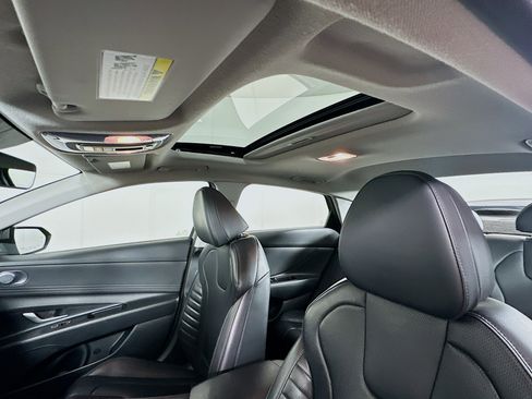 Used 2024 Hyundai Elantra Limited FWD image 26