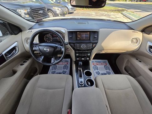 Used 2016 Nissan Pathfinder SV AWD/4WD image 28