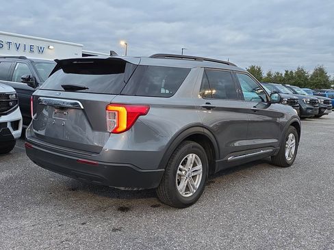 Certified 2024 Ford Explorer XLT image 5