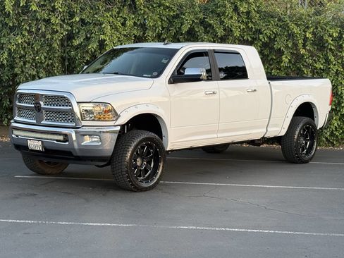 Used 2015 RAM 2500 Laramie w/ Convenience Group AWD/4WD image 4