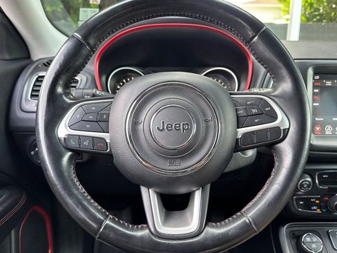 Used 2019 Jeep Compass Trailhawk AWD/4WD image 27