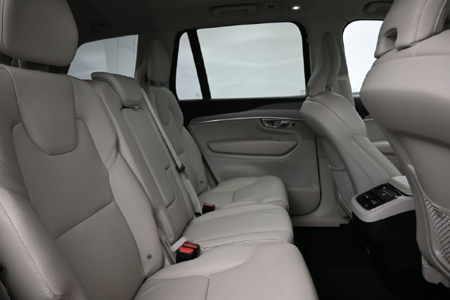 Used 2023 Volvo XC90 B5 Core w/ Protection Package Premier AWD/4WD image 30