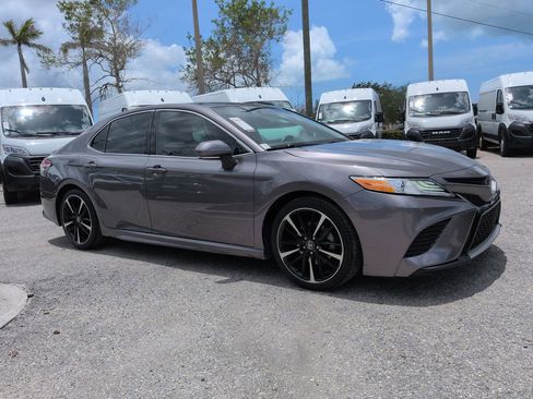 Used 2020 Toyota Camry XSE FWD image 2