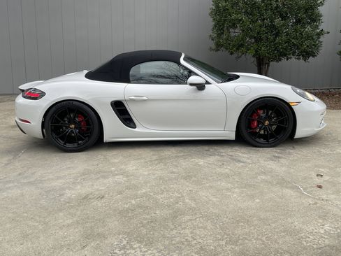 Used 2017 Porsche 718 Boxster S image 11