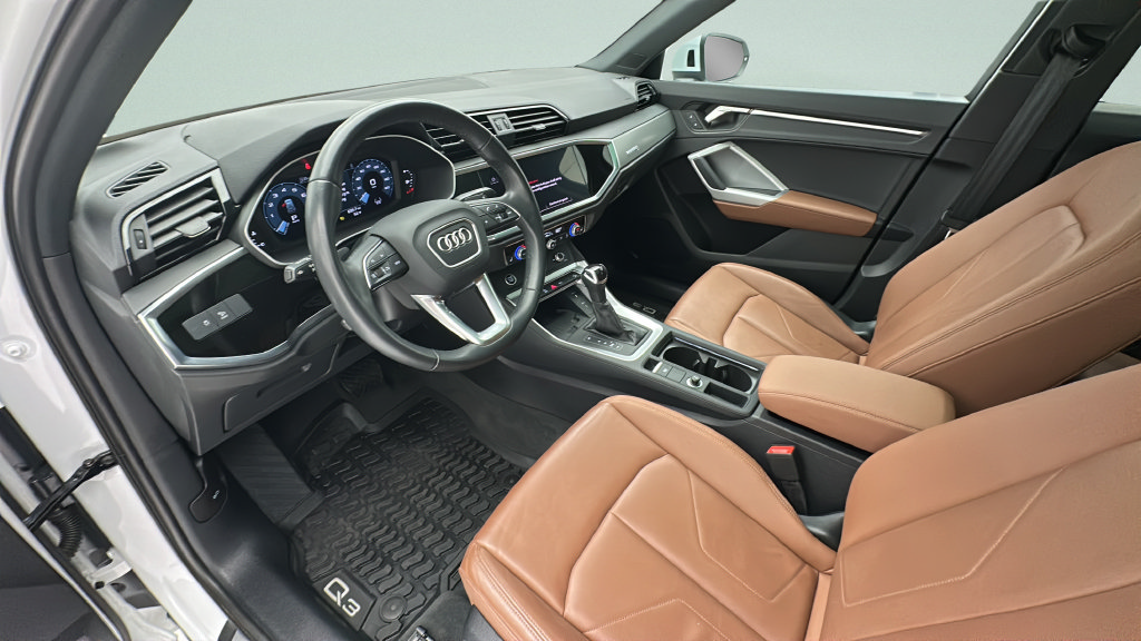 Used 2024 Audi Q3 2.0T Premium w/ Convenience Package AWD/4WD image 11