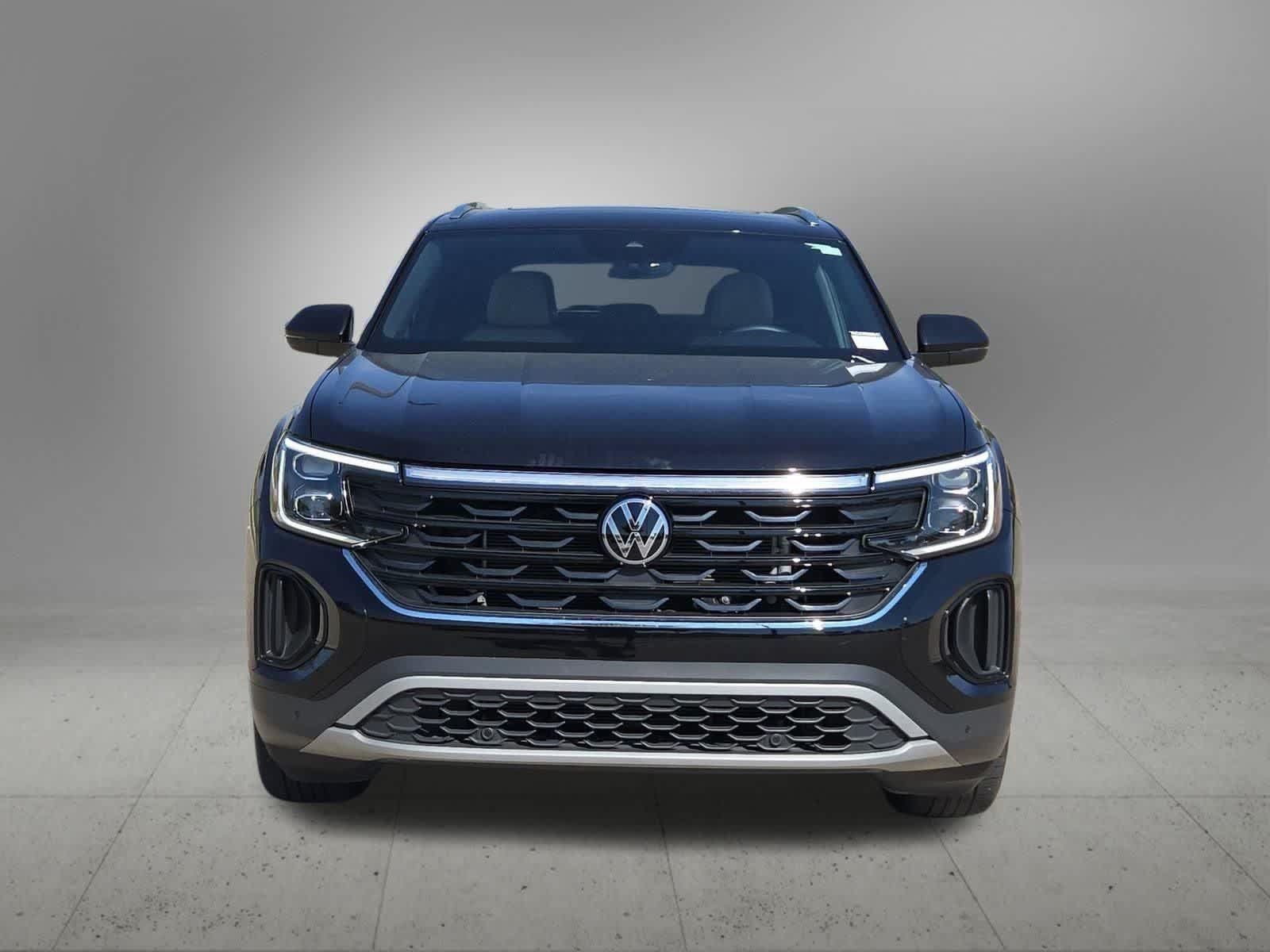 Used 2024 Volkswagen Atlas Cross Sport SE w/ Panoramic Sunroof Package FWD image 9