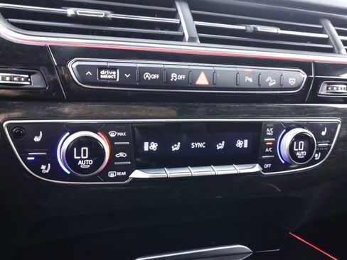 Used 2018 Audi Q7 3.0T Prestige w/ Prestige Package AWD/4WD image 22