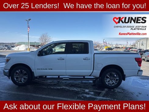 Used 2018 Nissan Titan SV w/ SV Convenience Package image 7