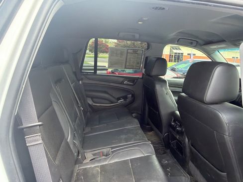Used 2017 GMC Yukon SLT AWD/4WD image 10