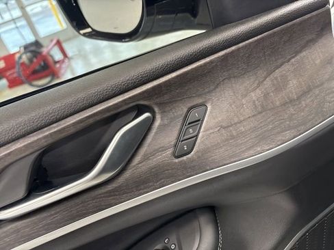 Used 2022 Jeep Grand Cherokee Limited 4xe image 22