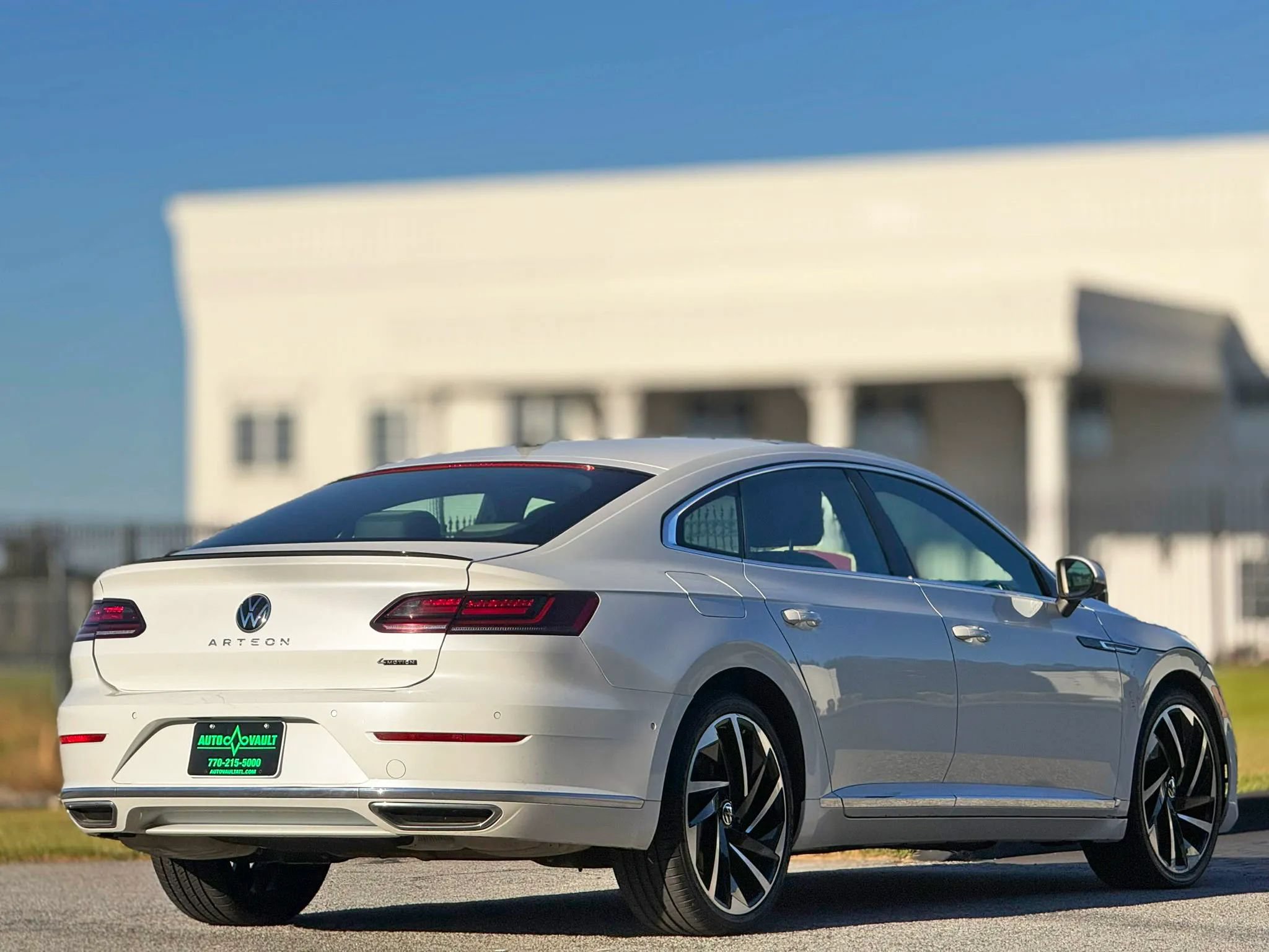 Used 2023 Volkswagen Arteon SEL Premium AWD/4WD image 12