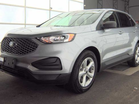 Used 2023 Ford Edge SE image 4