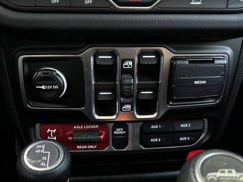 Used 2026 Jeep Gladiator Mojave AWD/4WD image 20