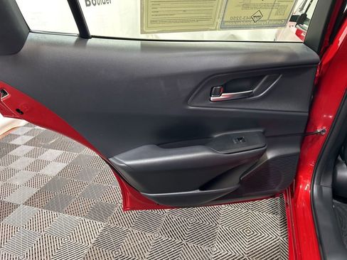Used 2025 Toyota Prius Plug-In Hybrid FWD image 21