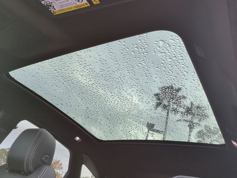 Used 2019 Jaguar E-PACE R-Dynamic HSE image 20