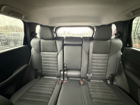 Used 2025 Mitsubishi Outlander SE image 21