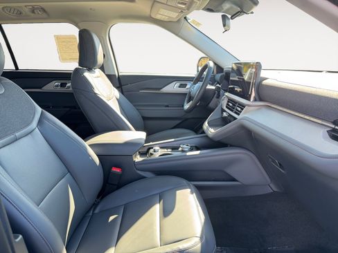 New 2026 Ford Explorer Active w/ Active Comfort Package image 17