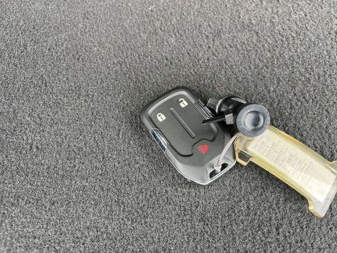 Used 2024 GMC Terrain SLE image 22